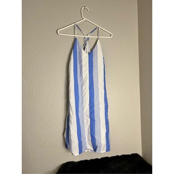 Lulus Dresses & Skirts - Lulu's Blue and white Sundress with Tie Size M